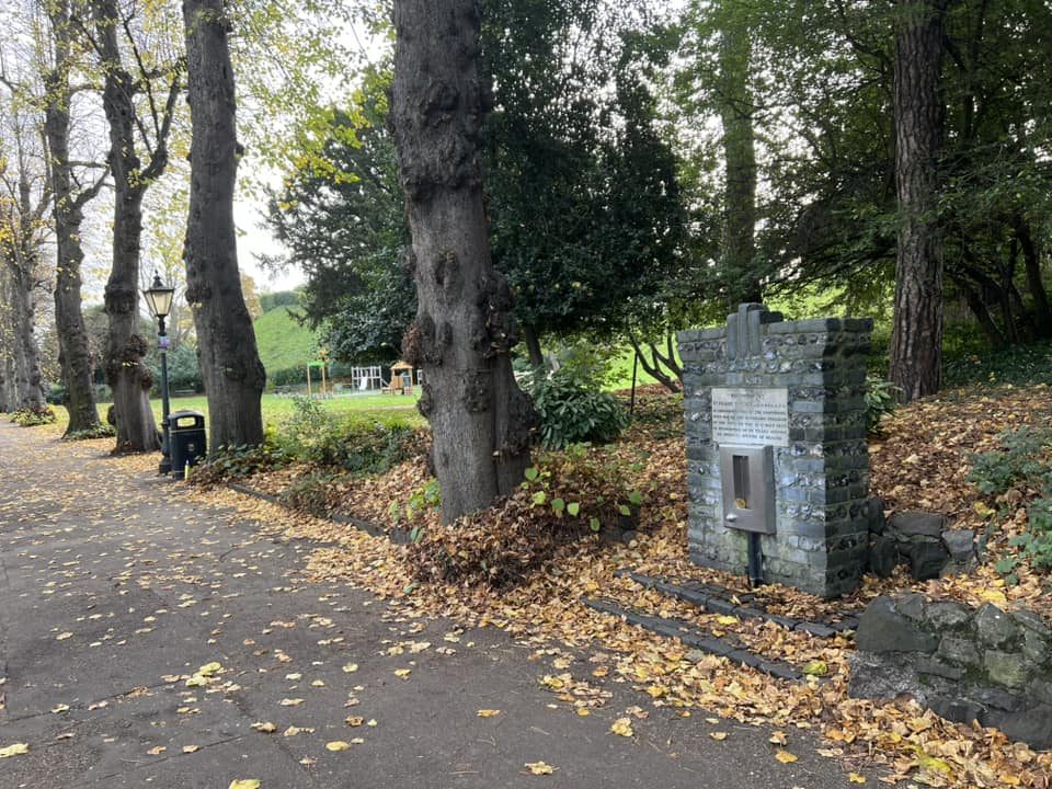 Frank Wacher Memorial drinking fountain, Canterbury - 01.jpg